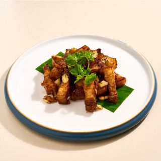 Moo Kau glua